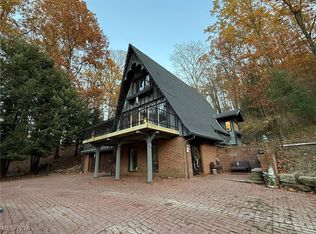 8116 Deer Rd SW, Bowerston, OH 44695