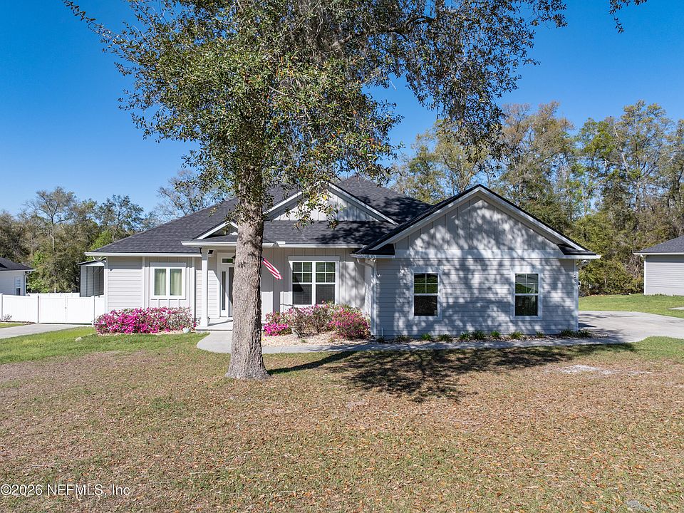 1st image of 290 SW FIELDSTONE Court