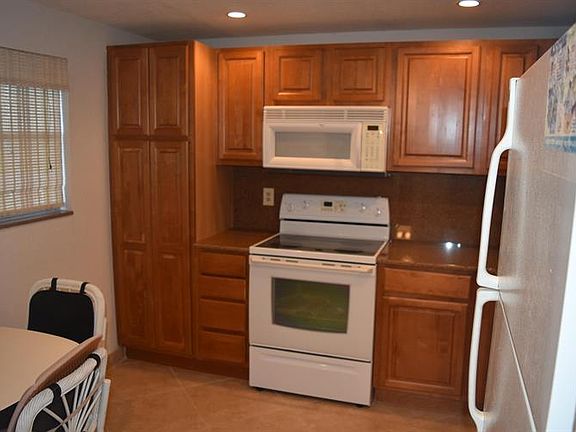 5th image of 3755 Via Poinciana APT 110