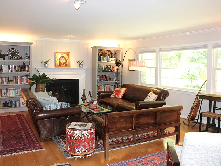 3606 Barkley Dr — Photo 3