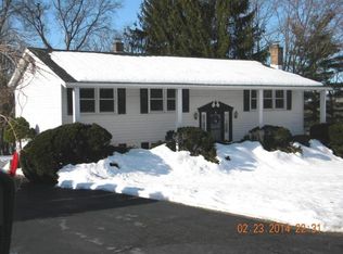9 E Summit Dr, Stevens, PA