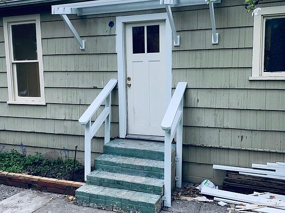 3rd image of 648 Pleasant Ave #1