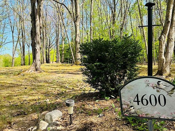 2nd image of 4600 Acorn Dr