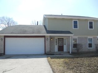 663 Rockhurst Rd, Bolingbrook, IL 60440