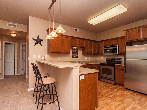 5th image of 440 Madison Ave Unit 5