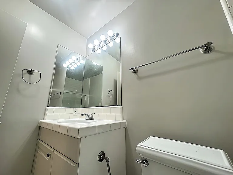3915 Vineland Ave #1 — Photo 16