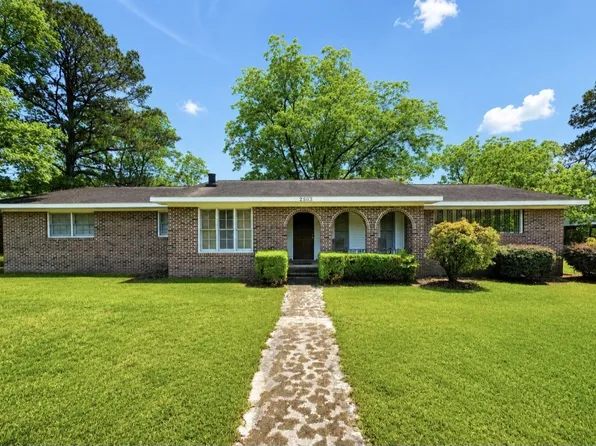 2503 Longhorn Rd, Waycross, GA 31501