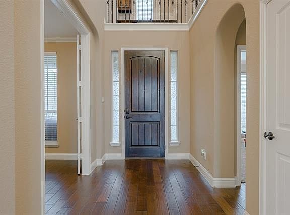 3rd image of 8313 Parish Ave