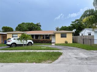 1009 NE 2nd St #B, Hallandale Beach, FL 33009