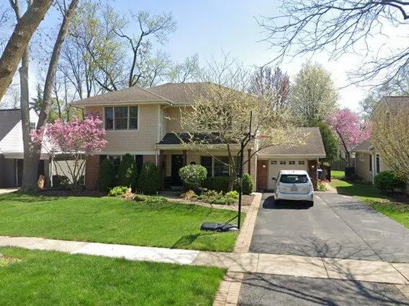 21 Mohawk Dr, Clarendon Hills, IL 60514