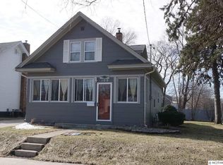 109 24th St SW, Mason City, IA 50401