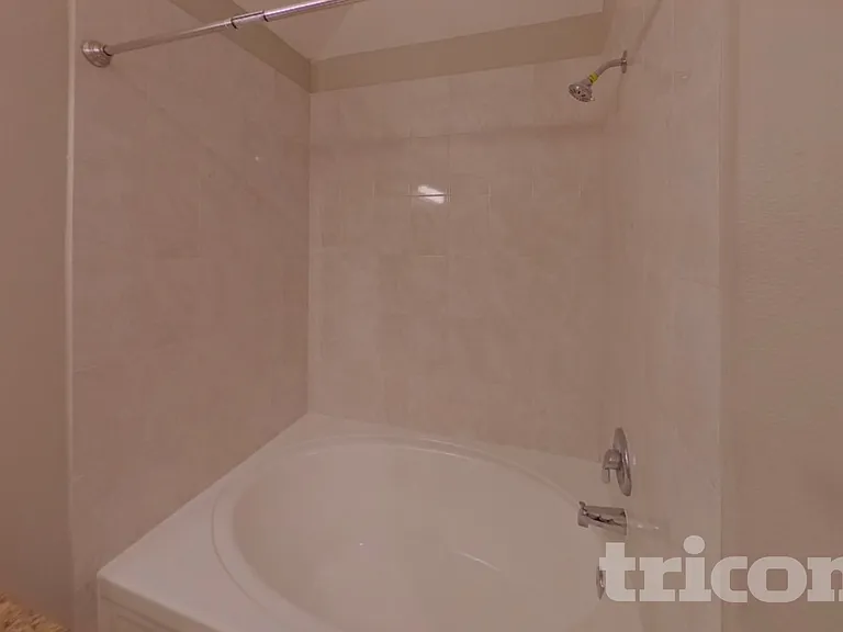 11106 Robin Lake Ct — Photo 9