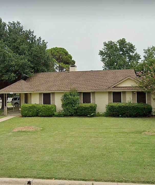 1st image of 2316 Parkside Dr