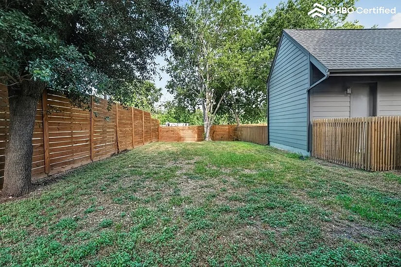 Austin Furnished Condo in Highland — Photo 4