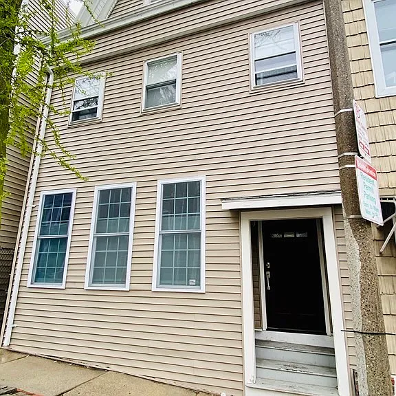 348 E St — Photo 17