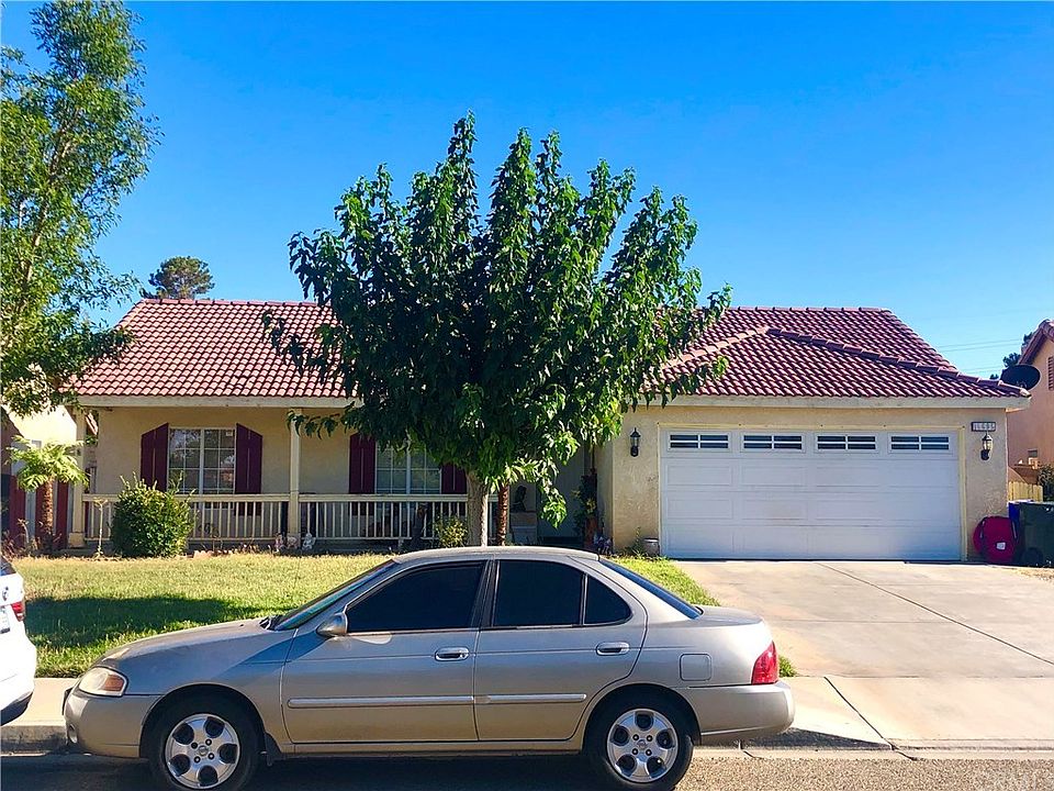 2nd image of 10695 Moorfield St