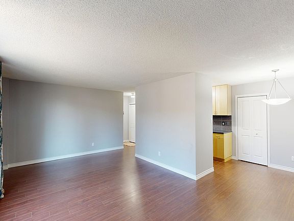 3rd image of 315 Heritage Dr SE #314