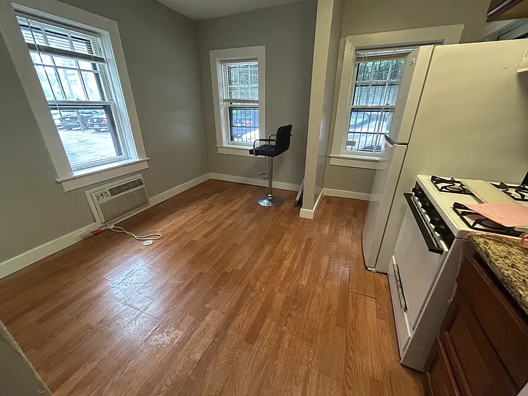 2254 Bryn Mawr Ave #3 — Photo 22