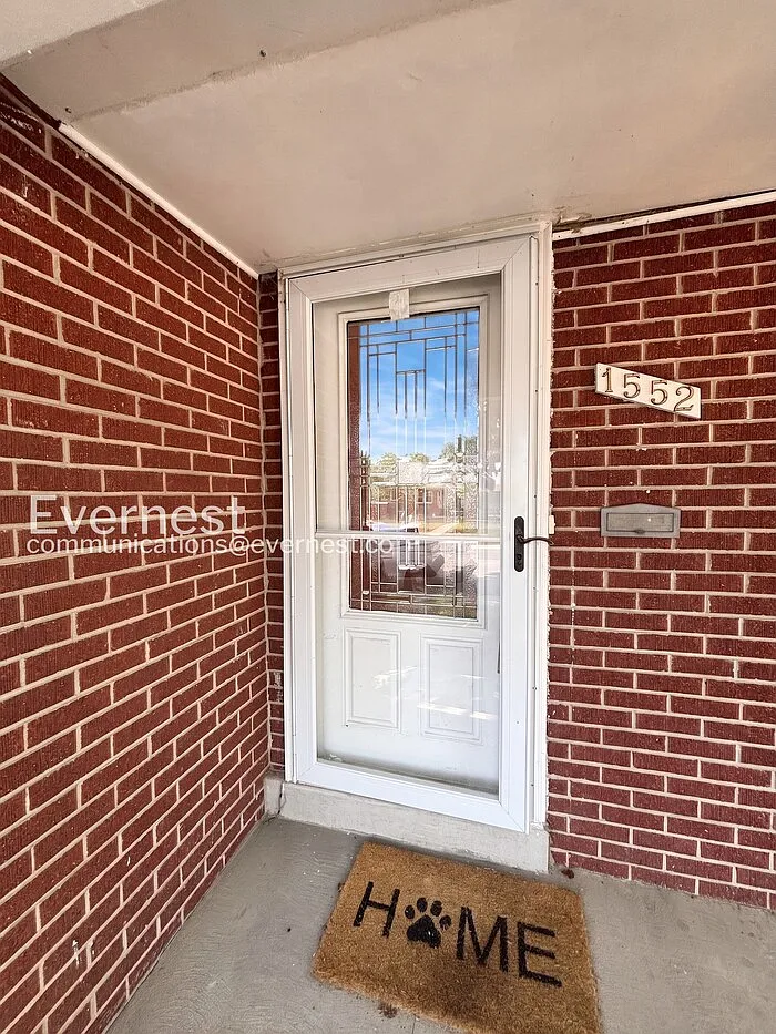 4 bed, 2.0 bath, 2120 sqft, $3,197 — Photo 3