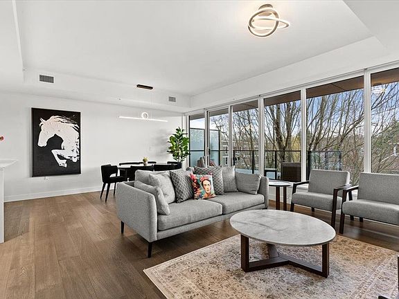 2nd image of 717 W 17th Ave #304