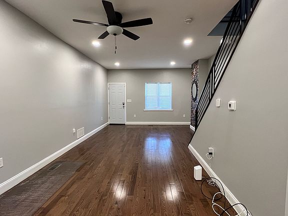 3rd image of 1421 S Vodges St