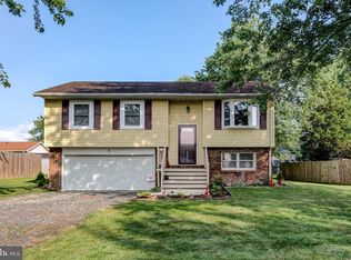 8 Carole Ct, Gettysburg, PA 17325