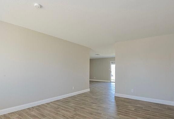 4th image of 1245 S Briar