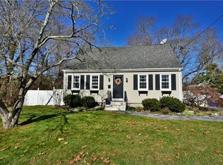 122 Fatima Dr, Warren, RI 02885