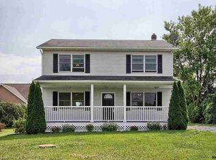 825 Hancock Dr, Gettysburg, PA 17325