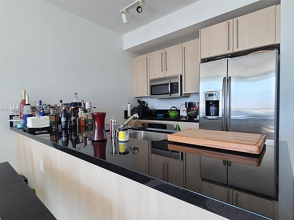 4th image of 79 SW 12th St #3302
