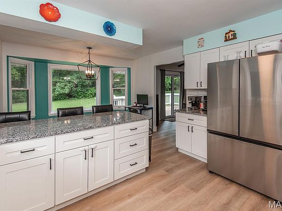 5th image of 130 Satinwood Ct