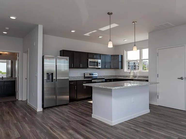 Midtown Reserve Apartment — Photo 12