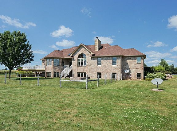 3rd image of 14317 Windsor Ct