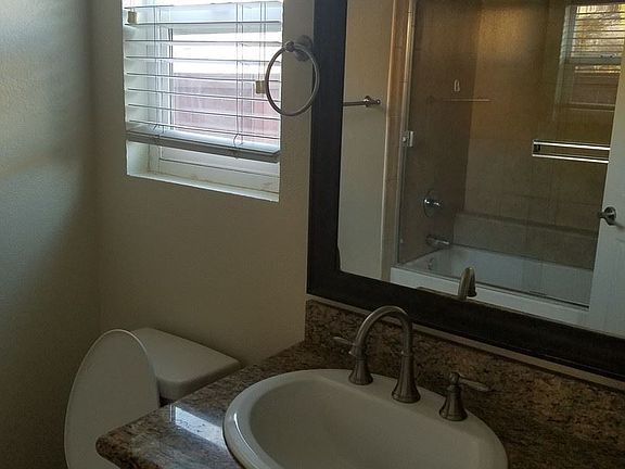 5th image of 1440 Oakdale Ave Unit 17
