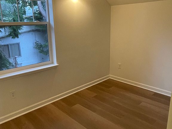 4th image of 420 SE Oar Ave