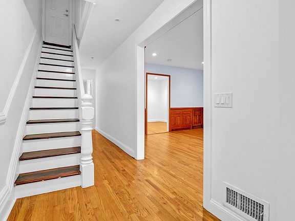 3rd image of 349 Halsey St #1