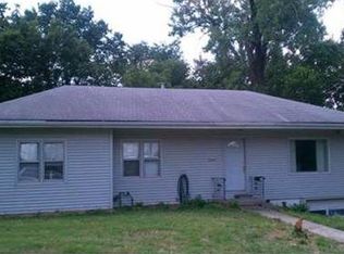 2325 NW Woodland Rd, Riverside, MO 64150