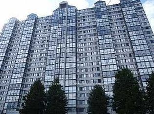 350 Webb Dr #1402, Mississauga, ON L5B 3W4