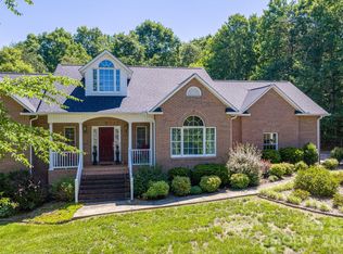 170 Windsor Dr, Taylorsville, NC 28681