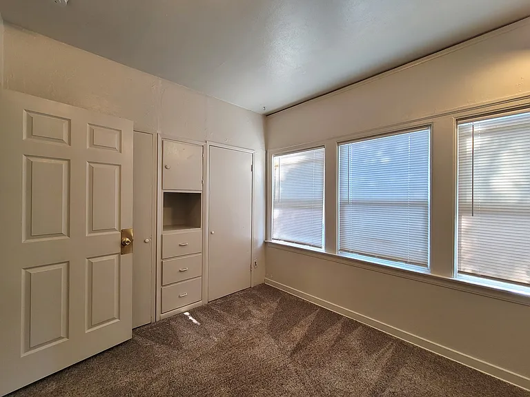 1501 W 3rd St #1 — Photo 9