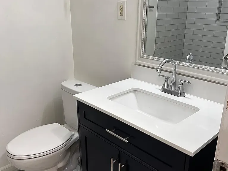 1522 V St SE #4 — Photo 8
