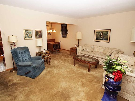 4th image of 7820 N Highview Dr