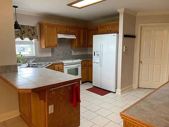 3rd image of 32832 Kirbywood Dr