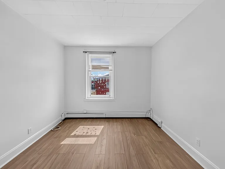 56 W Somerset St #1 — Photo 7