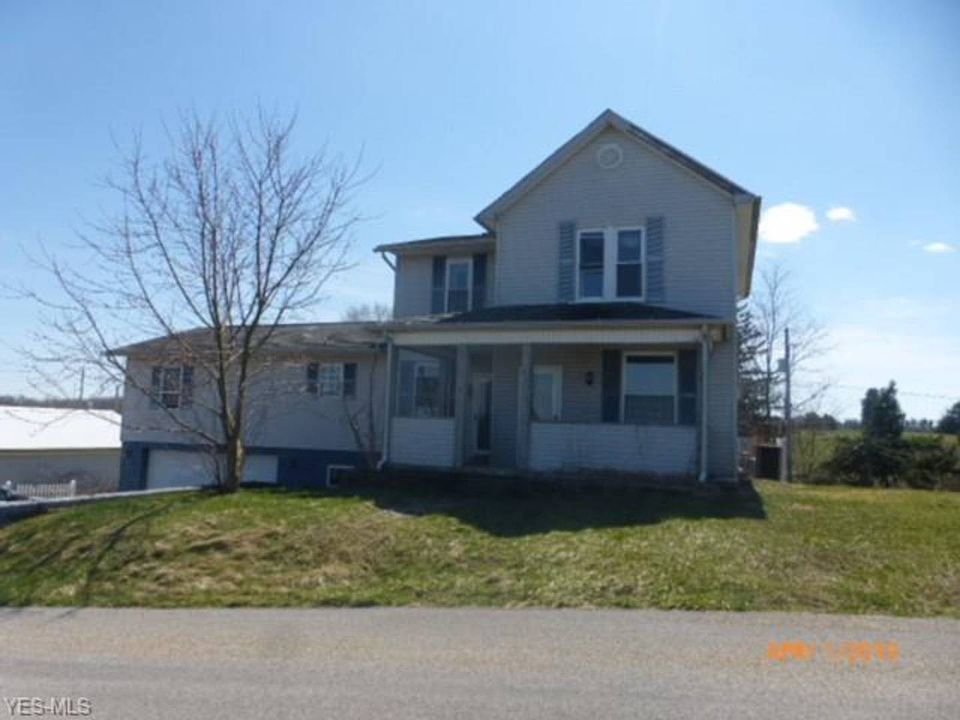 1st image of 214 Carl St