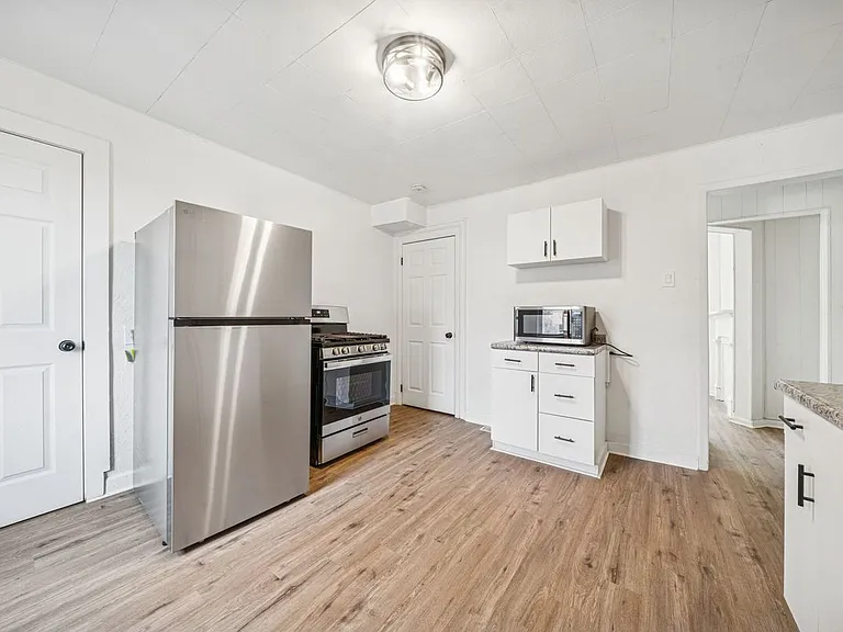 3226 Richardson Ave — Photo 5