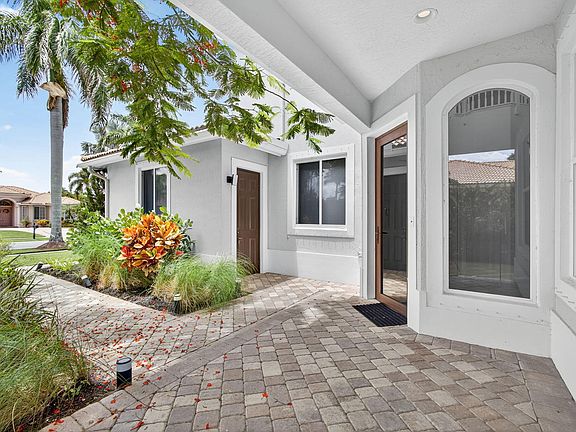 5th image of 11587 Manatee Bay Ln