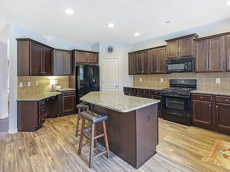 891 Sonoma Dr — Photo 10