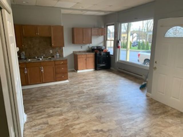2nd image of 139 South St #7