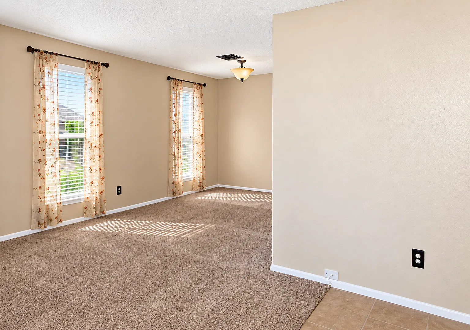 Updated Chandler Home With 2-Car Garage & Spacious Backyard! — Photo 4